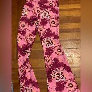 Flower flare leggings